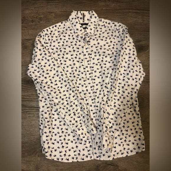 Medium RW&CO long sleeve button up casual shirt. White with eagle designs - Picture 1 of 2